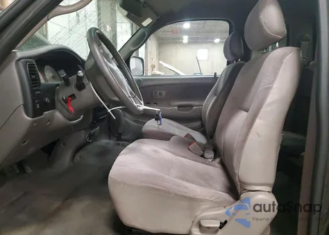 2002 Toyota Tacoma Xtracab Prerunner z USA, uszkodzony, nr VIN 5TESN92N02Z040458